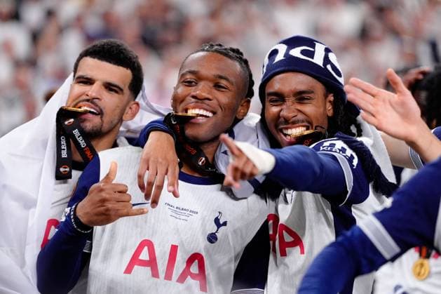 Dominic Solanke of Tottenham Hotspur, Destiny Udogie of Tottenham Hotspur and Djed Spence of Tottenham Hotspur celebrate Tottenham Hotspur v Manchester United, ManU Europa League Final, Football, San Mames Stadium, Bilbao, Spain - 21 May 2025 EDITORIAL USE ONLY No use with unauthorised audio, video, data, fixture lists, club league logos or live services. Online in-match use limited to 120 images, no video emulation. No use in betting, games or single club league player publications. Copyright: xGokhanxTaner Shutterstockx 15312892fx