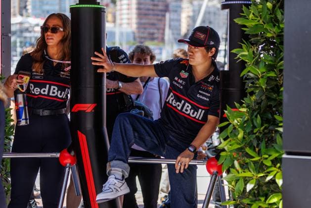 Yuki Tsunoda Oracle Red Bull Racing, 22 must climb over the turnstile, Monaco Grand Prix, Motorsport, Formula 1, 2025 season, 22 05 2025 Monaco Grand Prix, Motorsport, Formula 1, 2025 season, 22 05 2025 Monte Carlo Copyright: xEibner-Pressefoto AlexanderxNeisx EP_ANS