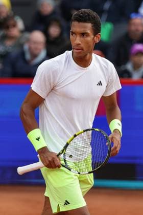GER, Hamburg, xFSx , ATP 500 , Men Tennis Tournament Bitpanda Hamburg Open 2025, Semifinals , Men Singles , 23 05 2025 Felix Auger Aliassime CAN disappointed, disappointed looking, dissapointed, sad, frustrated, frustrated, frustrated Copyright: HMBxMedia FernandoxSoares