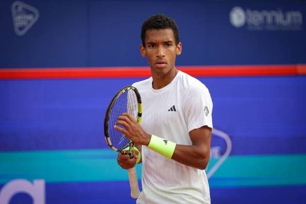 GER, Hamburg, xFSx , ATP 500 , Men Tennis Tournament Bitpanda Hamburg Open 2025, Semifinals , Men Singles , 23 05 2025 Felix Auger Aliassime CAN disappointed, disappointed looking, dissapointed, sad, frustrated, frustrated, frustrated Copyright: HMBxMedia FernandoxSoares