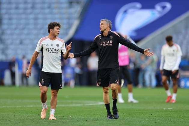 Luis Enrique manager of Paris Saint-Germain and Joao Neves of Paris Saint-Germain Paris Saint-Germain Training Session, UEFA Champions League Final, Football, Allianz Arena, Munich, Germany - 30 May 2025 EDITORIAL USE ONLY No use with unauthorised audio, video, data, fixture lists, club league logos or live services. Online in-match use limited to 120 images, no video emulation. No use in betting, games or single club league player publications. Copyright: xMichaelxZemanek Shutterstockx 15330915av