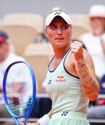 Marketa Vondrousova wins the first set French Open Tennis, Day Seven, Tennis, Roland Garros, Paris, France - 31 May 2025 EDITORIAL USE ONLY No use with unauthorised audio, video, data, fixture lists, club league logos or live services. Online in-match use limited to 120 images, no video emulation. No use in betting, games or single club league player publications. Copyright: xJavierxGarcia Shutterstockx 15330912f