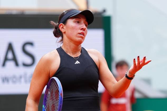 Jessica Pegula reacts French Open Tennis, Day Seven, Tennis, Roland Garros, Paris, France - 31 May 2025 EDITORIAL USE ONLY No use with unauthorised audio, video, data, fixture lists, club league logos or live services. Online in-match use limited to 120 images, no video emulation. No use in betting, games or single club league player publications. Copyright: xJavierxGarcia Shutterstockx 15330912g