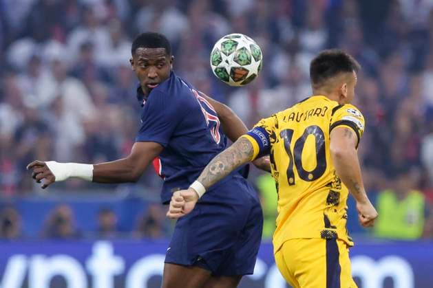 Willian Pacho Paris Saint Germain and Lautaro Martinez FC Internazionale Milano battle for the ball, UEFA Champions League Final 2025, Paris Saint Germain and FC Internazionale Milano, Allianz Arena on May 31, 2025 in Munich, Germany Photo by Marco Steinbrenner DeFodi Images Willian Pacho Paris Saint Germain and Lautaro Martinez FC Internazionale Milano battle for the ball, UEFA Champions League Final 2025, Paris Saint Germain and FC Internazionale Milano, Munich Football Arena, May 31, 2025 in Munich, Germany Photo by Marco Steinbrenner DeFodi Images