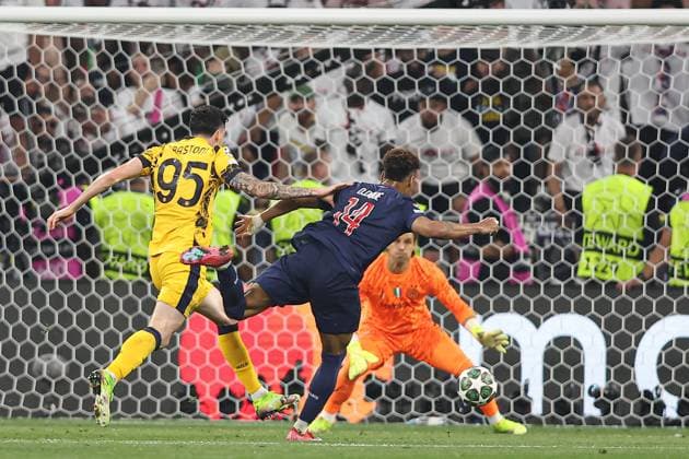 Dà sirà Douà of PSG scores the 3rd goal Paris Saint-Germain v Inter Milan, UEFA Champions League Final, Football, Allianz Arena, Munich, Germany - 31 May 2025 EDITORIAL USE ONLY No use with unauthorised audio, video, data, fixture lists, club league logos or live services. Online in-match use limited to 120 images, no video emulation. No use in betting, games or single club league player publications. Copyright: xAhmadxMora Shutterstockx 15330932ak
