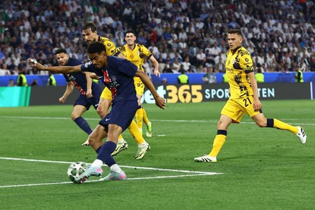 Senny Mayulu of PSG scores to make it 5-0 and celebrates Paris Saint-Germain v Inter Milan, UEFA Champions League Final, Football, Allianz Arena, Munich, Germany - 31 May 2025 EDITORIAL USE ONLY No use with unauthorised audio, video, data, fixture lists, club league logos or live services. Online in-match use limited to 120 images, no video emulation. No use in betting, games or single club league player publications. Copyright: xMichaelxZemanek Shutterstockx 15330931dh