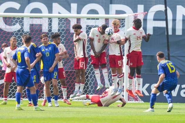 June 7, 2025, Toronto, On, CAN: Canada s wall blocks a free kick from Ukraine s Viktor Tsyhankov, right, during first half Canadian Shield Tournament action, in Toronto, on Saturday, June 7, 2025. Viktor Tsyhankov - ZUMAc35_ 20250607_zaf_c35_096 Copyright: xChrisxYoungx