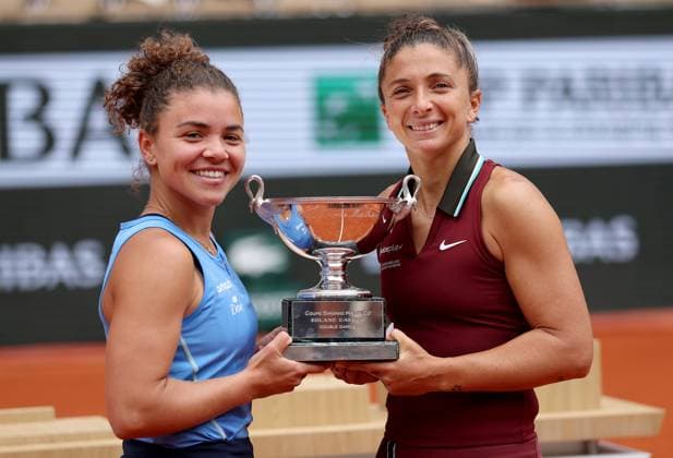 Sara Errani of Italy celebrates with Jasmine Paolini and the trophy French Open Tennis, Day Fifteen, Tennis, Roland Garros, Paris, France - 08 Jun 2025 EDITORIAL USE ONLY No use with unauthorised audio, video, data, fixture lists, club league logos or live services. Online in-match use limited to 120 images, no video emulation. No use in betting, games or single club league player publications. Copyright: xEllaxLing Shutterstockx 15346226a