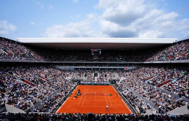 A general view of the Men s FInal between Carlos Alcaraz and Jannik Sinner French Open Tennis, Day Fifteen, Tennis, Roland Garros, Paris, France - 08 Jun 2025 EDITORIAL USE ONLY No use with unauthorised audio, video, data, fixture lists, club league logos or live services. Online in-match use limited to 120 images, no video emulation. No use in betting, games or single club league player publications. Copyright: xJavierxGarcia Shutterstockx 15346224o