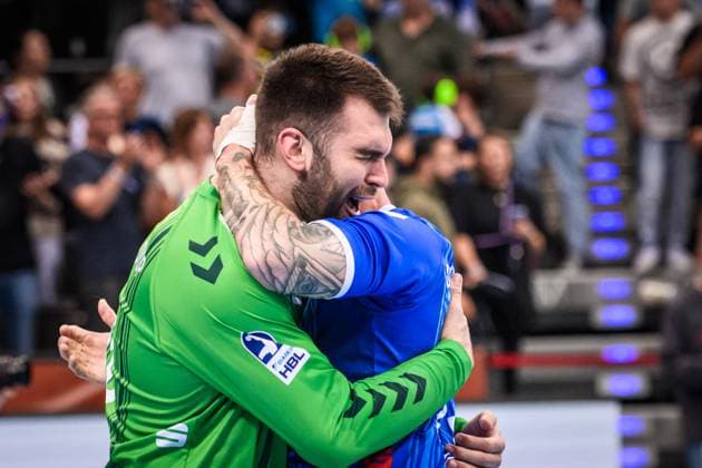 Miljan Vujovic TVB Stuttgart, 16 hugged by Patrick Zieker TVB Stuttgart, 25 visibly relieved after victory against Leipzig GER, TVB Stuttgart SC DHfK Leipzig, DAIKIN HBL, Handball, Bundesliga, Matchday 34, Season 2024 2025, 08 06 2025 GER, TVB Stuttgart SC DHfK Leipzig, DAIKIN HBL, Handball, Bundesliga, Matchday 34, Season 2024 2025, 08 06 2025 Stuttgart Copyright: xSandyxDinkelackerx EP_SDR