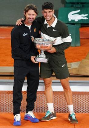 Carlos Alcaraz poses for a photo with coach Juan Carlos Ferrero French Open Tennis, Day Fifteen, Tennis, Roland Garros, Paris, France - 08 Jun 2025 EDITORIAL USE ONLY No use with unauthorised audio, video, data, fixture lists, club league logos or live services. Online in-match use limited to 120 images, no video emulation. No use in betting, games or single club league player publications. Copyright: xJavierxGarcia Shutterstockx 15346224br