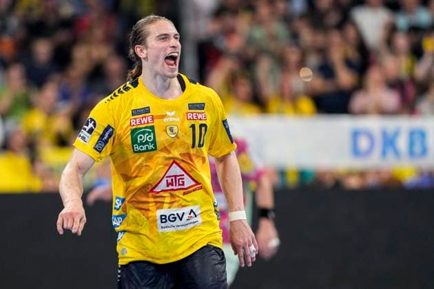 Goalscorer Juri Knorr RNL, 10 , Rhein Neckar Löwen player, celebrates a goal, jubilation, cheering, goal celebration, celebrate the goal, goal, celebration, cheers about the goal, rejoicing, joy, rejoices, optimistic, positive, game scene, highlight, single picture, single photo, action, action, 08 06 2025, Mannheim Germany , Handball, Bundesliga, Rhein Neckar Löwen Füchse Berlin xozx