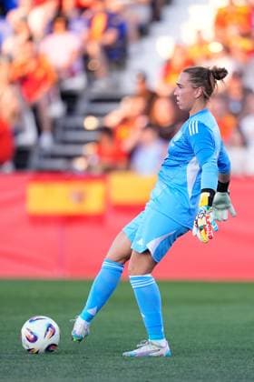 June 27, 2025, Leganes, Madrid, Spain: Cata Coll of Spain in action during the Women s International Friendly, Länderspiel, Nationalmannschaft football match played between Spain and Japan at Butarque stadium on June 27, 2025, in Leganes, Madrid, Spain. Leganes Spain - ZUMAa181 20250627_zaa_a181_025 Copyright: xDennisxAgyemanx