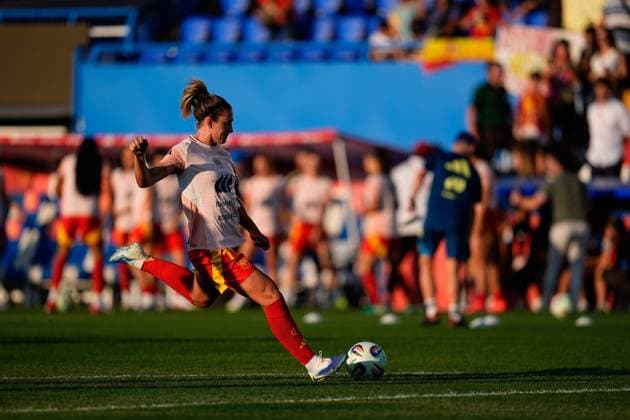 June 27, 2025, Leganes, Madrid, Spain: Alexia Putellas of Spain warms up during the Women s International Friendly, Länderspiel, Nationalmannschaft football match played between Spain and Japon at Butarque stadium on June 27, 2025, in Leganes, Madrid, Spain. Leganes Spain - ZUMAa181 20250627_zaa_a181_027 Copyright: xDennisxAgyemanx
