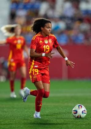 June 27, 2025, Leganes, Madrid, Spain: Vicky Lopez of Spain in action during the Women s International Friendly, Länderspiel, Nationalmannschaft football match played between Spain and Japan at Butarque stadium on June 27, 2025, in Leganes, Madrid, Spain. Leganes Spain - ZUMAa181 20250627_zaa_a181_046 Copyright: xDennisxAgyemanx