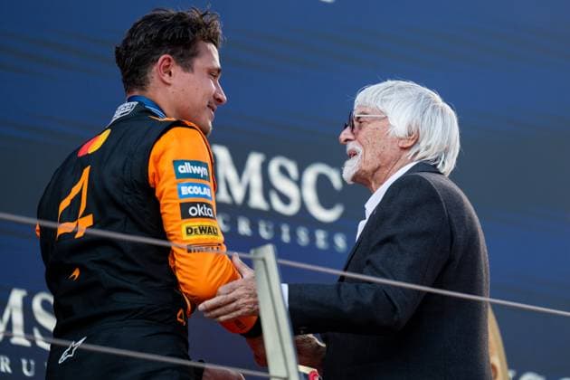 Lando Norris McLaren Formula 1 Team, Great Britain, 04 celebrates victory on the podium at the award ceremony and receives the FIA gold medal from Bernie Ecclestone ex F1 boss , AUT, Formula 1 World Championship, MSC Cruises Grand Prix of Austria, Red Bull Ring Spielberg, Race, Season 2025, 29 06 2025 AUT, Formula 1 World Championship, MSC Cruises Grand Prix of Austria, Red Bull Ring Spielberg, Race, Season 2025, 29 06 2025 Spielberg Copyright: xEibner-Pressefoto Memmlerx EP_MMR