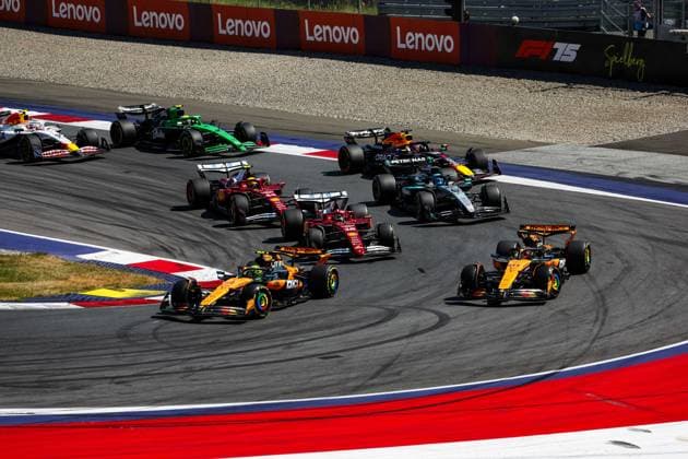 F1 - AUSTRIAN GRAND PRIX 2025 Start of the race: 81 PIASTRI Oscar (aus), McLaren F1 Team MCL39, 04 NORRIS Lando (gbr), McLaren F1 Team MCL39, 16 LECLERC Charles (mco), Scuderia Ferrari SF-25, action during the Formula 1 MSC Cruises Austrian Grand Prix 2025, 11th round of the 2025 FIA Formula One World Championship, WM, Weltmeisterschaft from June 27 to 29, 2025 on the Red Bull Ring, in Spielberg, Austria - SpielbergAustria Copyright: xFLORENTxGOODENx