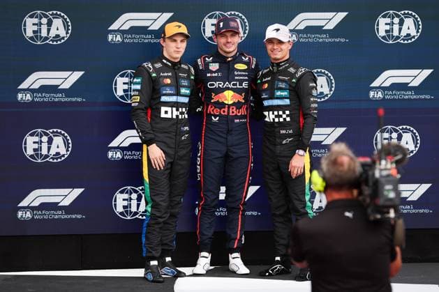 F1 - BRITISH GRAND PRIX 2025 PIASTRI Oscar (aus), McLaren F1 Team MCL39, portrait, VERSTAPPEN Max (ned), Red Bull Racing RB21, portrait and NORRIS Lando (gbr), McLaren F1 Team MCL39, portrait press conference, PK, Pressekonferenz during the Formula 1 Qatar Airways British Grand Prix 2025, 12th round of the 2025 FIA Formula One World Championship, WM, Weltmeisterschaft from July 4 to 6, 2025 on the Silverstone Circuit, in Silverstone, United Kingdom - SilverstoneUnited Kingdom Copyright: xEricxAlonsox