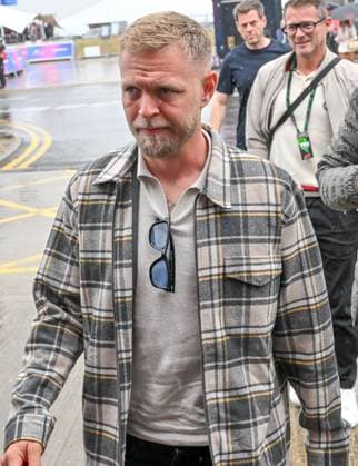 Formula 1, Arrivals, Silverstone, UK, 06 July, 2025. 06 July 2025. Kevin Magnussen arriving at the Formula 1 Qatar Airways British Grand Prix at Silverstone, Northamptonshire, UK., Credit:Lee Floyd Avalon UK, Northamptonshire, Silverstone Copyright: xLeexFloydx xAvalonx 1019087346