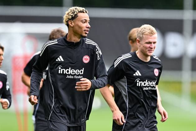 Jonathan Burkardt Eintracht Frankfurt and Hugo Ekitike Eintracht Frankfurt, 11 warm up, GER, Eintracht Frankfurt, training kick-off, football, Bundesliga, season 2025 2026, 09 07 2025 GER, Eintracht Frankfurt, training kick-off, football, Bundesliga, season 2025 2026, 09 07 2025 Frankfurt am Main Copyright: xEibner-Pressefoto FlorianxWiegandx EP_FWD