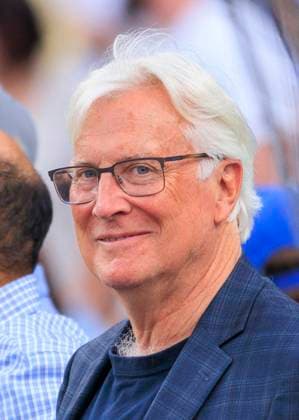 July 18, 2025, Los Angeles, California, USA: Dodgers owner, Mark Walter of the Los Angeles Dodgers attends the regular season MLB, Baseball Herren, USA game against the Milwaukee Brewers on Friday July 18, 2025 at Dodger Stadium in Los Angeles, California. Dodgers lose to Brewers, 0-2. JAVIER ROJAS PI Los Angeles USA - ZUMAp124 20250718_zaa_p124_008 Copyright: xJavierxRojasx