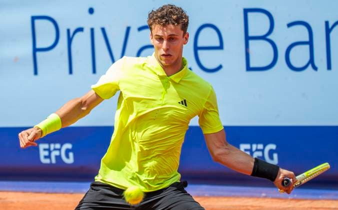 July 20, 2025, Gstaad, Bern, Switzerland: Gstaad Switzerland, 07 20 2025: JUAN MANUEL CERUNDOLO of Argentina is in action during final of EFG Swiss Open Gstaad ATP, Tennis Herren 250,Tennis Herren 250 and took place at Roy Emerson Arena in Gstaad, which is located in the famous ski resort of Gstaad and which is located in the Bernese Oberland. ALEXANDER BUBLIK won 6-4, 4-6, 6-3. Gstaad Switzerland - ZUMAd206 20250720_zip_d206_037 Copyright: xEricxDubostx