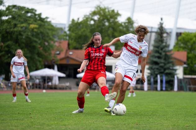 Rosa Rueckert VfB Stuttgart, 11 in duel with Lina Kaeppeler FC Heidenheim, 20 , GER, VfB Stuttgart vs FC Heidenheim, womens soccer test match, season 2025 2026, 20 07 2025 GER, VfB Stuttgart vs FC Heidenheim, womens soccer test match, season 2025 2026, 20 07 2025 Bad Cannstatt Copyright: xEibner-Pressefoto Memmlerx EP_MMR