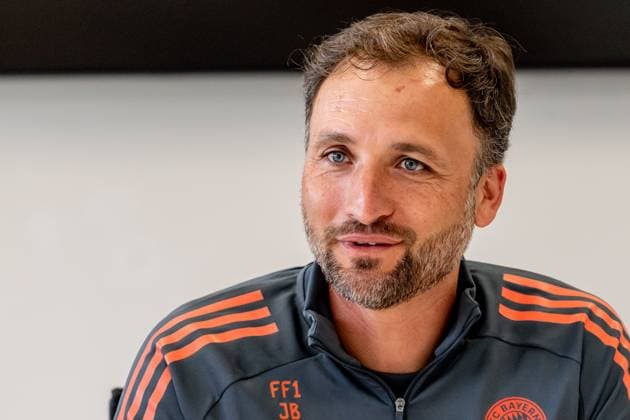 Jose Barcala Head Coach, FC Bayern Muenchen Women at the press talk before the official training session Portrait Portraet FC Bayern Muenchen Women, Football, Google Pixel Women Bundesliga, Training Session, Season 2025 2026, 21 07 2025 DFL DFB REGULATIONS PROHIBIT ANY USE OF PHOTOGRAPHS as IMAGE SEQUENCES and or QUASI VIDEO FC Bayern Muenchen Women, Football, Google Pixel Women Bundesliga, Training Session, Season 2025 2026, 21 07 2025 Muenchen Copyright: xEibner-Pressefoto HeikexFeinerx EP_HFR