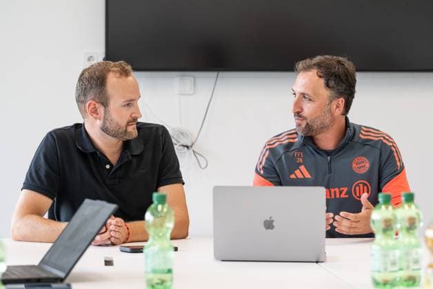 Josef Thaurer Press Spokesman, FC Bayern Muenchen Women and Jose Barcala Head Coach, FC Bayern Muenchen Women at the press talk before the official training session FC Bayern Muenchen Women, Football, Google Pixel Women Bundesliga, Training session, Season 2025 2026, 21 07 2025 DFL DFB REGULATIONS PROHIBIT ANY USE OF PHOTOGRAPHS as IMAGE SEQUENCES and or QUASI VIDEO FC Bayern Muenchen Frauen, Football, Google Pixel Frauen Bundesliga, Training session, Season 2025 2026, 21 07 2025 Muenchen Copyright: xEibner-Pressefoto HeikexFeinerx EP_HFR