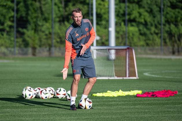 Jerome Reisacher Head Coach, FC Bayern Muenchen Women II FC Bayern Muenchen Women, Football, Google Pixel Women Bundesliga, Training Session, Season 2025 2026, 21 07 2025 DFL DFB REGULATIONS PROHIBIT ANY USE OF PHOTOGRAPHS as IMAGE SEQUENCES and or QUASI VIDEO FC Bayern Muenchen Women, Football, Google Pixel Women Bundesliga, Training Session, Season 2025 2026, 21 07 2025 Muenchen Copyright: xEibner-Pressefoto HeikexFeinerx EP_HFR