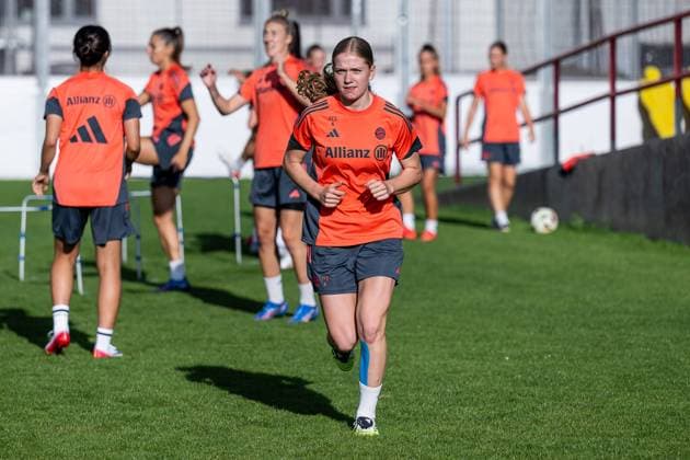 Marie Gmeineder FC Bayern Muenchen Frauen II, 06 FC Bayern Muenchen Frauen, Fußball, Google Pixel Frauen Bundesliga, Trainingseinheit, Saison 2025 2026, 21 07 2025 DFL DFB REGULATIONS PROHIBIT ANY USE OF PHOTOGRAPHS as IMAGE SEQUENCES and or QUASI VIDEO FC Bayern Muenchen Frauen, Fußball, Google Pixel Frauen Bundesliga, Trainingseinheit, Saison 2025 2026, 21 07 2025 Muenchen Copyright: xEibner-Pressefoto HeikexFeinerx EP_HFR