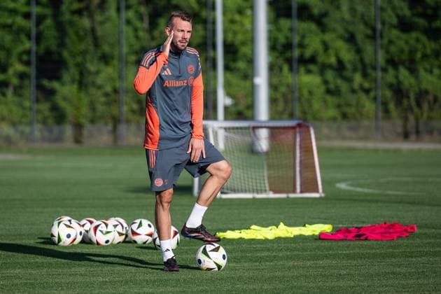 Jerome Reisacher Head Coach, FC Bayern Muenchen Women II FC Bayern Muenchen Women, Football, Google Pixel Women Bundesliga, Training Session, Season 2025 2026, 21 07 2025 DFL DFB REGULATIONS PROHIBIT ANY USE OF PHOTOGRAPHS as IMAGE SEQUENCES and or QUASI VIDEO FC Bayern Muenchen Women, Football, Google Pixel Women Bundesliga, Training Session, Season 2025 2026, 21 07 2025 Muenchen Copyright: xEibner-Pressefoto HeikexFeinerx EP_HFR