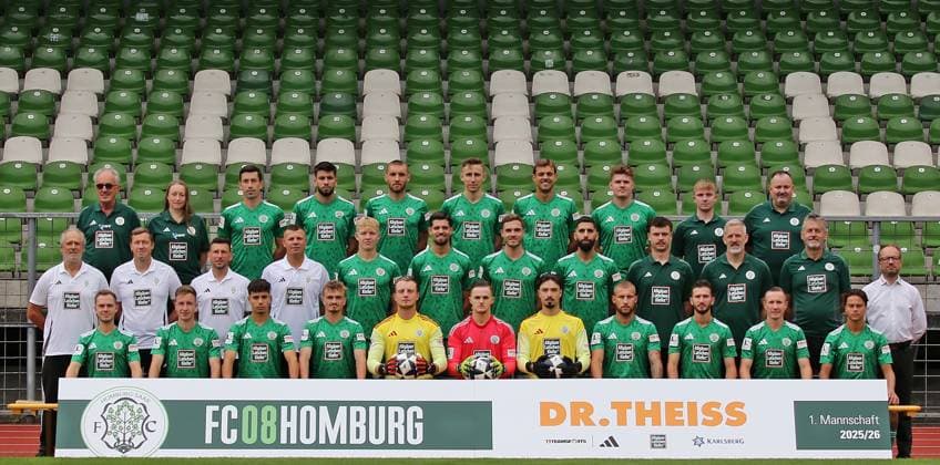 26 07 2025, xmohx, Soccer Regionalliga Suedwest, FC Homburg Photo session season 2025 26 v l Team picture FC 08 Homburg 2025 2026 Back from left to right Team doctor Peter Junkes, team doctor Gabriele Gouverneur, Phillipp Steinhart, Miguel Goncalves, Amar Suljić, Michael Heilig, Manuel Kober, Frederik Schumann, athletics coach Clemens Struck, coach Altay Tsitak Center from left to right Head coach Roland Seitz, assistant coach Benjamin Schwarz, assistant coach Sven Sökler, goalkeeping coach Enver Marina, Grischa Walzer, Oliver KovaÄić, Nils Röseler, Hilal El Helwe, physiotherapist Alexander Downey, physiotherapist Klaus Ambrosch, greenkeeper Predrag Lamesic, managing director Rafael Kowollik Front from left to right Justin Petermann, Tim Steinmetz, Nicolas Jörg, Tim Littmann, Lukas Hoffmann, Michael Gelt, Elias Cervenka, Mart Ristl, Armend Qenaj, Markus Mendler, Minos Gouras Missing Frederic Baum DFL DFB REGULATIONS PROHIBIT ANY USE OF PHOTOGRAPHS as IMAGE SEQUENCES and or QUASI VIDEO Homburg