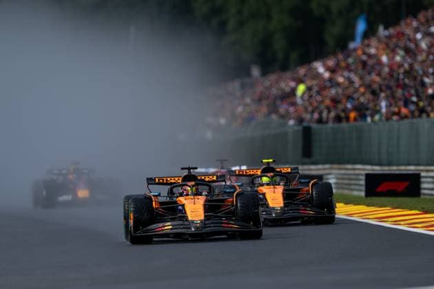 Oscar Piastri McLaren Formula 1 Team, Australia, 81 in MCL39 overtakes Lando Norris McLaren Formula 1 Team, Great Britain, 04 on the Kemmel straight before Les Combes and takes first place on the way to victory, BEL, Formula 1 World Championship, Moet Chandon Grand Prix of Belgium, Circuit de Spa Francorchamps, Race, 2025 season, 27 07 2025 BEL, Formula 1 World Championship, Moet Chandon Grand Prix of Belgium, Circuit de Spa Francorchamps, Race, 2025 season, 27 07 2025 Spa Francorchamps Copyright: xEibner-Pressefoto Memmlerx EP_MMR