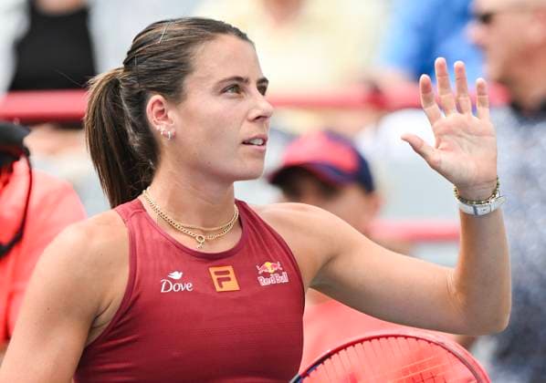 July 29, 2025, Montreal, Pq, Canada: Emma Navarro, of the United States, salutes the crowd following her second round match win over Rebecca Marino, of Canada at the National Bank Open tennis tournament in Montreal, Tuesday, July 29, 2025. Rebecca Marino, Emma Navarro, - ZUMAc35_ 20250729_zaf_c35_011 Copyright: xGrahamxHughesx