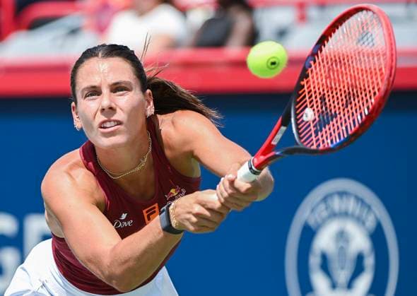 July 29, 2025, Montreal, Pq, Canada: Emma Navarro, of the United States plays a shot to Rebecca Marino, of Canada, during their second round match at the National Bank Open tennis tournament in Montreal, Tuesday, July 29, 2025. Rebecca Marino, Emma Navarro, - ZUMAc35_ 20250729_zaf_c35_015 Copyright: xGrahamxHughesx