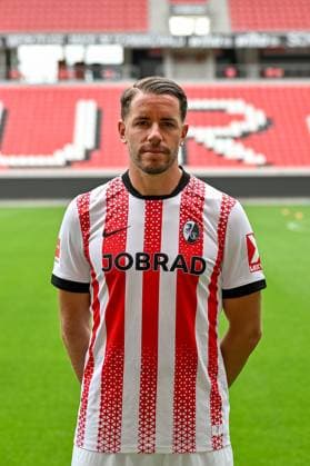 Christian Guenter SC Freiburg, 30 GER, SC Freiburg, Football, 1 BL, portraettermin 2025 2026, 30 07 2025 GER, SC Freiburg, Football, 1 BL, portraettermin 2025 2026, 30 07 2025 Freiburg Copyright: xEibner-Pressefoto ThomasxHessx EP_THS
