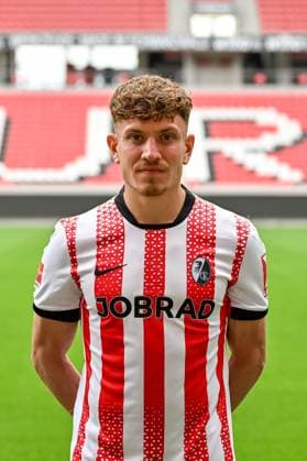 Philipp Treu SC Freiburg, 29 GER, SC Freiburg, football, 1 BL, portrait date 2025 2026, 30 07 2025 GER, SC Freiburg, football, 1 BL, portrait date 2025 2026, 30 07 2025 Freiburg Copyright: xEibner-Pressefoto ThomasxHessx EP_THS