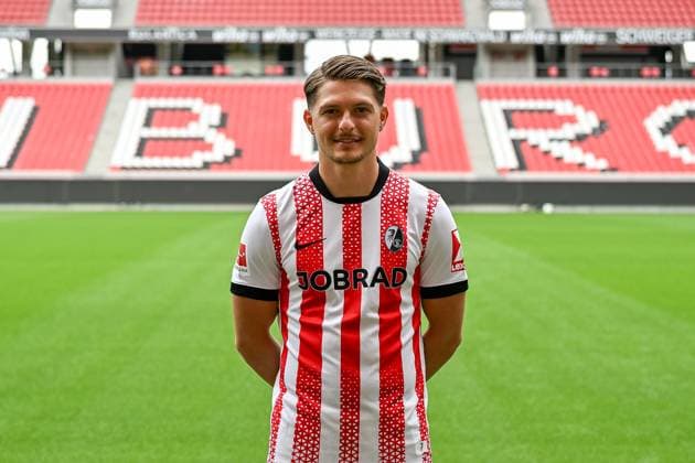 Florent Muslija SC Freiburg, 23 GER, SC Freiburg, Football, 1 BL, portrait date 2025 2026, 30 07 2025 GER, SC Freiburg, Football, 1 BL, portrait date 2025 2026, 30 07 2025 Freiburg Copyright: xEibner-Pressefoto ThomasxHessx EP_THS