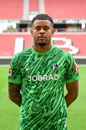 Noah Atubolu SC Freiburg, 01 GER, SC Freiburg, Football, 1 BL, portrait date 2025 2026, 30 07 2025 GER, SC Freiburg, Football, 1 BL, portrait date 2025 2026, 30 07 2025 Freiburg Copyright: xEibner-Pressefoto ThomasxHessx EP_THS