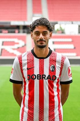 Eren Dinkci SC Freiburg, 18 GER, SC Freiburg, Football, 1 BL, portrait date 2025 2026, 30 07 2025 GER, SC Freiburg, Football, 1 BL, portrait date 2025 2026, 30 07 2025 Freiburg Copyright: xEibner-Pressefoto ThomasxHessx EP_THS