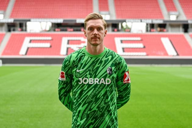 Florian Mueller SC Freiburg, 21 GER, SC Freiburg, Football, 1 BL, portrait date 2025 2026, 30 07 2025 GER, SC Freiburg, Football, 1 BL, portrait date 2025 2026, 30 07 2025 Freiburg Copyright: xEibner-Pressefoto ThomasxHessx EP_THS