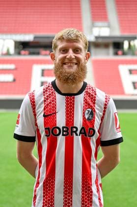 Niklas Beste SC Freiburg, 19 GER, SC Freiburg, football, 1 BL, portrait date 2025 2026, 30 07 2025 GER, SC Freiburg, football, 1 BL, portrait date 2025 2026, 30 07 2025 Freiburg Copyright: xEibner-Pressefoto ThomasxHessx EP_THS