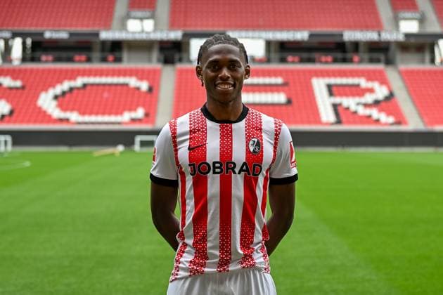 Junior Adamu SC Freiburg, 20 GER, SC Freiburg, football, 1 BL, portraettermin 2025 2026, 30 07 2025 GER, SC Freiburg, football, 1 BL, portraettermin 2025 2026, 30 07 2025 Freiburg Copyright: xEibner-Pressefoto ThomasxHessx EP_THS