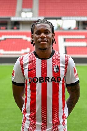 Cyriaque Irie SC Freiburg, 22 GER, SC Freiburg, Football, 1 BL, portrait date 2025 2026, 30 07 2025 GER, SC Freiburg, Football, 1 BL, portrait date 2025 2026, 30 07 2025 Freiburg Copyright: xEibner-Pressefoto ThomasxHessx EP_THS