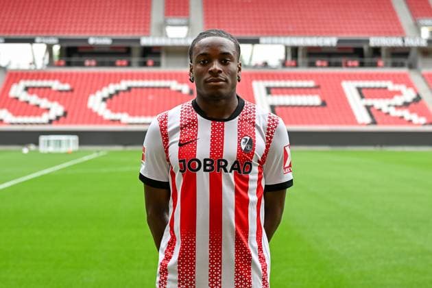 Bruno Ogbus SC Freiburg, 43 GER, SC Freiburg, Football, 1 BL, portrait date 2025 2026, 30 07 2025 GER, SC Freiburg, Football, 1 BL, portrait date 2025 2026, 30 07 2025 Freiburg Copyright: xEibner-Pressefoto ThomasxHessx EP_THS