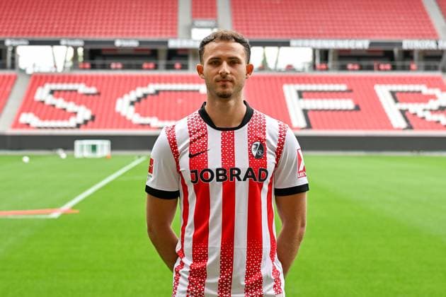 Max Rosenfelder SC Freiburg, 37 GER, SC Freiburg, Football, 1 BL, portrait date 2025 2026, 30 07 2025 GER, SC Freiburg, Football, 1 BL, portrait date 2025 2026, 30 07 2025 Freiburg Copyright: xEibner-Pressefoto ThomasxHessx EP_THS