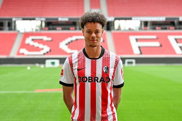 Derry Scherhant SC Freiburg, 07 GER, SC Freiburg, Football, 1 BL, Portraettermin 2025 2026, 30 07 2025 GER, SC Freiburg, Football, 1 BL, Portraettermin 2025 2026, 30 07 2025 Freiburg Copyright: xEibner-Pressefoto ThomasxHessx EP_THS