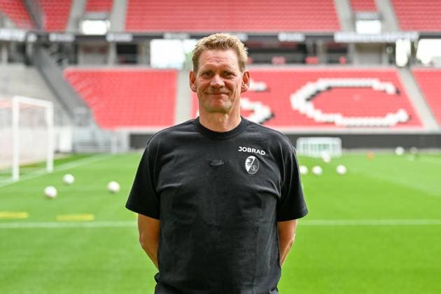 Torge Schwarz SC Freiburg, Physiotherapist GER, SC Freiburg, Football, 1 BL, Portraettermin 2025 2026, 30 07 2025 GER, SC Freiburg, Football, 1 BL, Portraettermin 2025 2026, 30 07 2025 Freiburg Copyright: xEibner-Pressefoto ThomasxHessx EP_THS