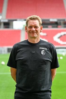 Torge Schwarz SC Freiburg, Physiotherapist GER, SC Freiburg, Football, 1 BL, Portraettermin 2025 2026, 30 07 2025 GER, SC Freiburg, Football, 1 BL, Portraettermin 2025 2026, 30 07 2025 Freiburg Copyright: xEibner-Pressefoto ThomasxHessx EP_THS